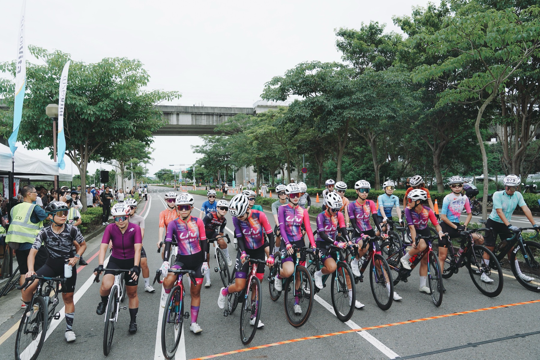女子組起跑